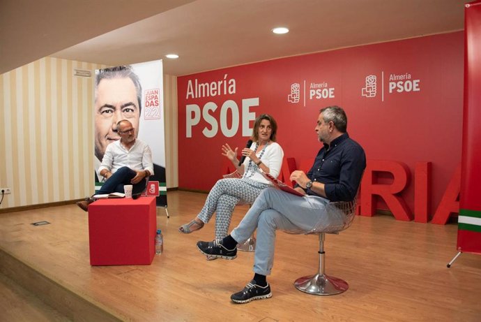 Teresa Ribera defiende la agenda política de Juan Espadas por representar una "apuesta de futuro"