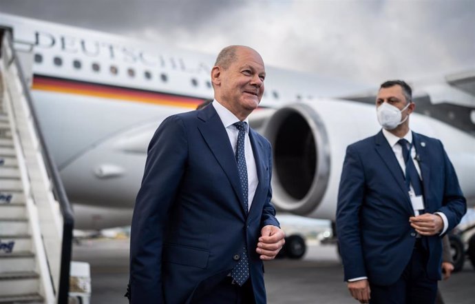 El canciller alemán, Olaf Scholz, llega a Grecia