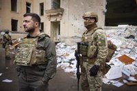 Zelenski pide unión entre los ucranianos ante la reconstrucción del país por la guerra