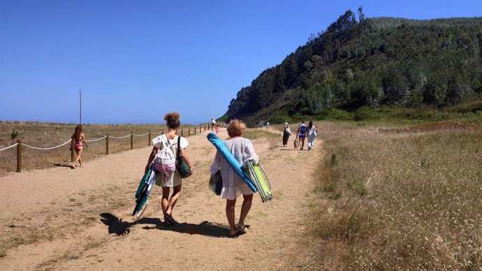 Archivo - Playa de Rodiles (Villaviciosa) en verano