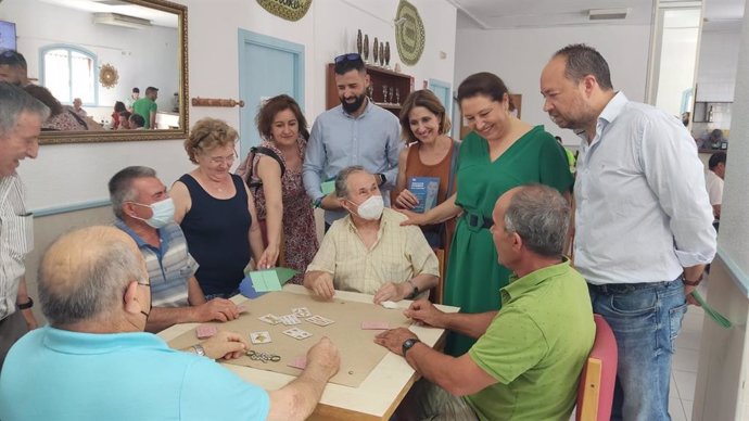 Los candidatos del Partido Popular de Almería, Carmen Crespo, Julia Ibáñez y Ramón Herrera , en la Mojonera