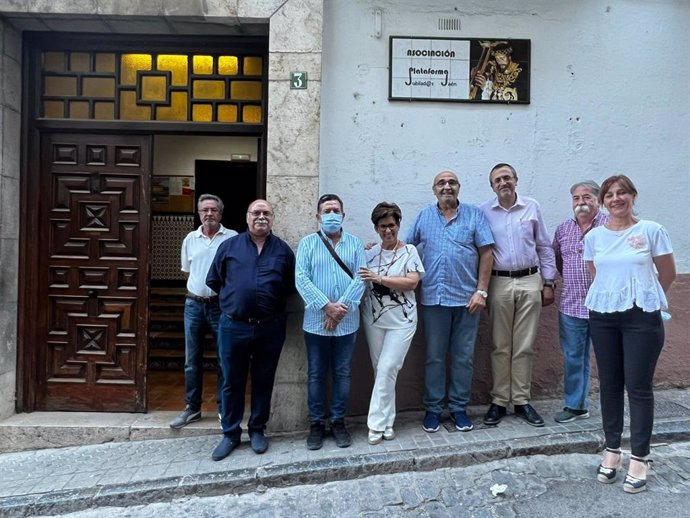 Imagen del encuentro de los candidatos del PP con la Plataforma de Jubilados de Jaén.