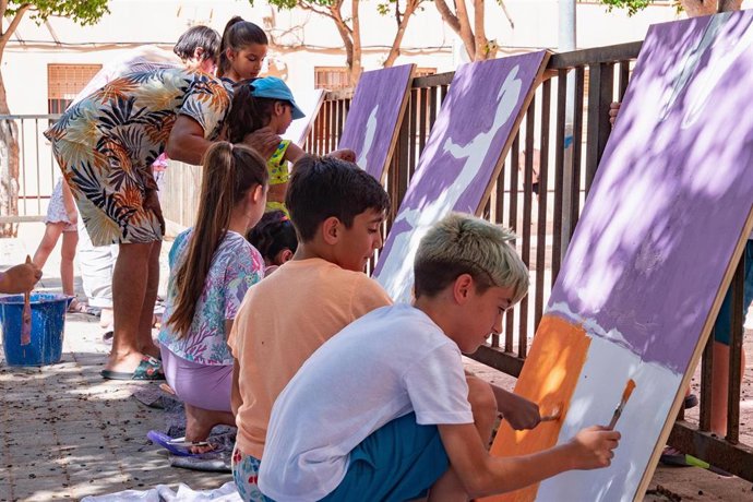 Taller 'Murales por la igualdad. Pintamos por la igualdad' del Ayuntamiento de Almería