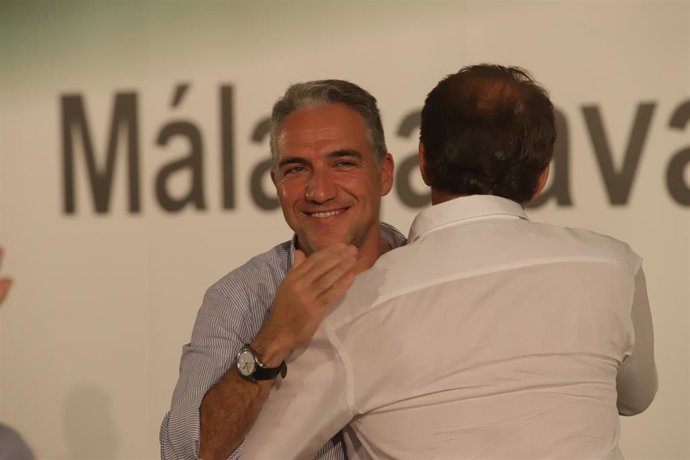 El coordinador general del PP, Elías Bendodo, en su intervención  después de participar en una comida mitin junto a el presidente del Partido Popular, Alberto Núñez Feijoó, en el acto electoral de campaña para los comicios autonómicos del próximo día 19