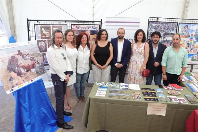 La viceconsejera de Cultura asiste a la XVI Feria de Muestras y Cultura Rabanera de Argamasilla de Calatrava.