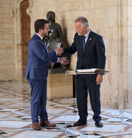 El president de la Generalitat, Pere Aragons, i el president de Canries, Ángel Víctor Torres