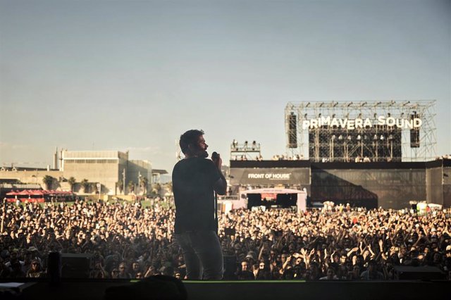 El cantante Pau Debon en el concierto de Antònia Font en el Festival Primavera Sound