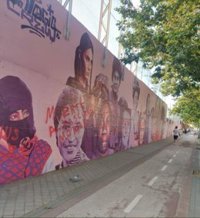 Vandalizado de nuevo el mural feminista de Ciudad Lineal con consignas que piden "justicia para los hombres valientes"