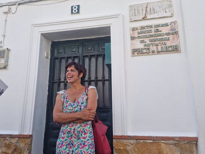 La candidata de Adelante Andalucía a la Presidencia de la Junta, Teresa Rodríguez, en el barrio de La Bajadilla