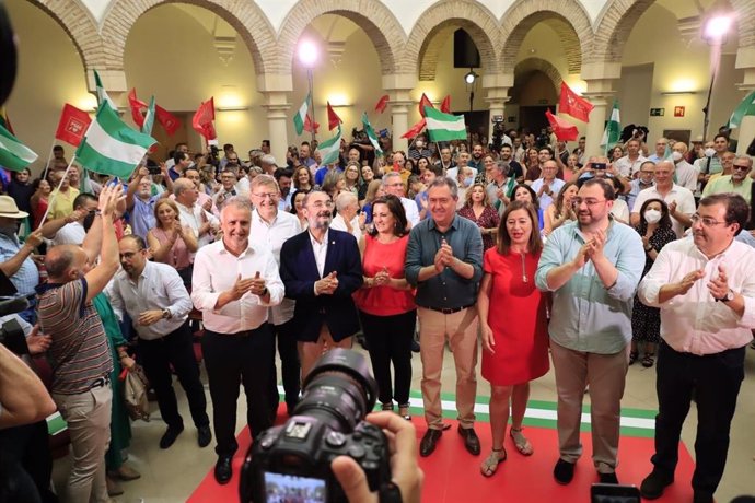 Adrián Barbón participa en el acto de campaña del PSOE en Córdoba.