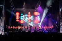 Sesenta voces de la Coral de la UMU, Don Fluor y Belter Souls se unieron anoche en Animal Sound Festival