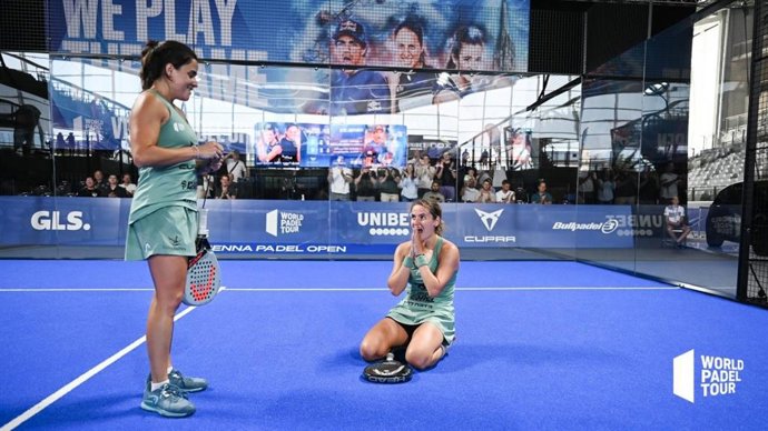 Paula Josemaría y Ariana Sánchez