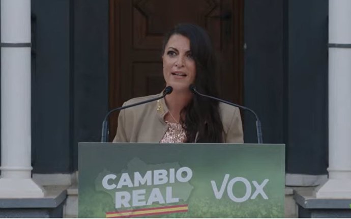 Macarena Olona interviene en un acto público de campaña electoral del 19 de junio en Marbella junto a Santiago Abascal y Giorgia Meloni, líderes de Vox y de Fratelli d'Italia.