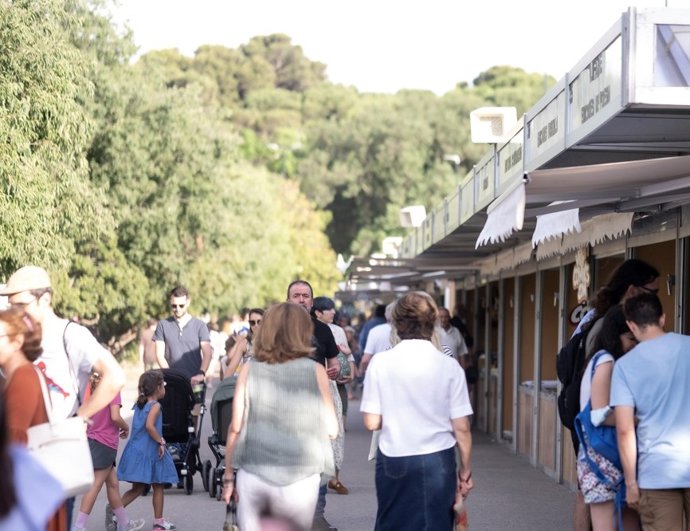 La Feria del Libro de Zaragoza cierra con ventas iguales o mayores y buena afluencia de público.