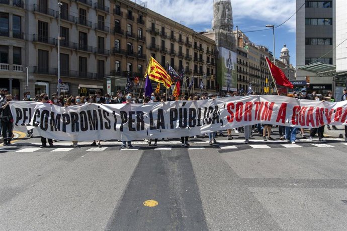 Archivo - Mnifestación en la Plaa Universidad, Barcelona, convocada por el Sindicat d'Estudiants dels Pasos Catalans (SEPC).