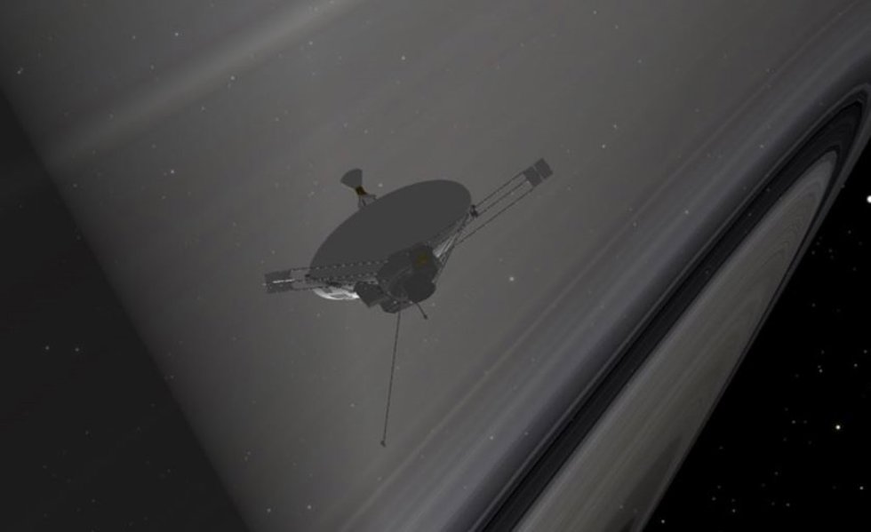 Pioneer 10 sobrevolando Saturno en 1979