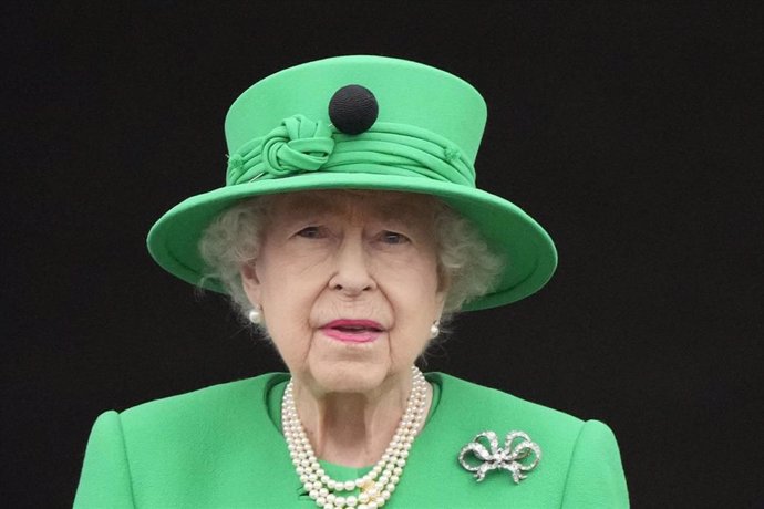 La reina Isabel II en el balcón del Palacio de Buckingham