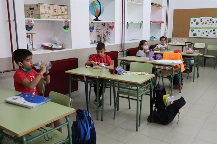 Archivo - Escolares, colegio, aula, niños