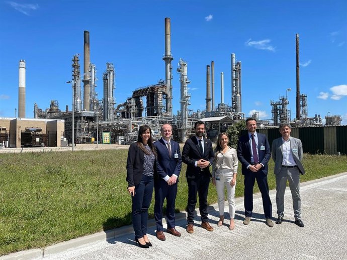 El conseller d'Empresa i Treball, Roger Torrent, visita el Port de Rotterdam