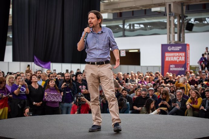 Archivo - El secretario general de Podemos, Pablo Iglesias, interviene en el acto 'Guanyem per Avanar' en Barcelona (Cataluña).