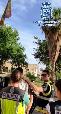 Nota De Prensa + Foto "La Policía Nacional Localiza Y Detiene A Cinco Jóvenes Implicados En Seis Robos Con Violencia E Intimidación A Conductores Vtc "