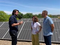 Por Andalucía pide paneles solares en todos los edificios públicos por su "potencial" energético