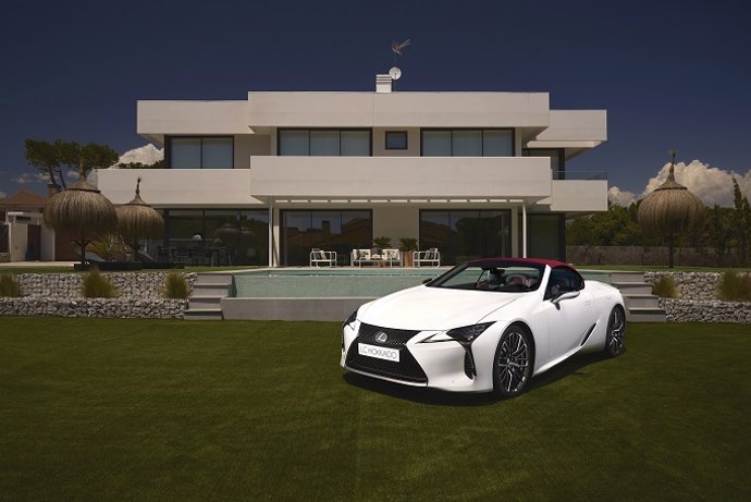 Archivo - Lexus LC 500 Cabrio Hokkaido