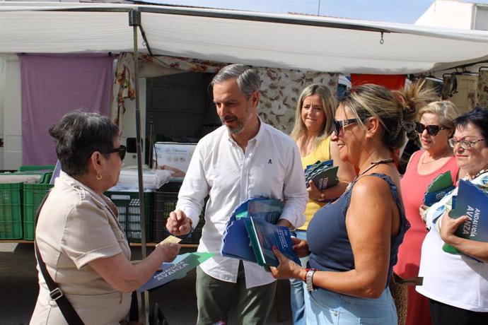 Juan Bravo, en el reparto electoral.