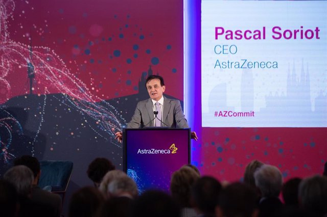 El ceo de AstraZeneca, Pascal Soriot, durante la apertura del acto 'El compromiso de AstraZeneca para promover el talento científico. Haciendo realidad el legado del Dr. Baselga' celebrado en el Museu Marítim de Barcelona