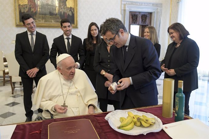 El Papa Francisco recibe al ministro de la Presidencia, Relaciones con las Cortes y Memoria Democrática, Félix Bolaños, en El Vaticano.