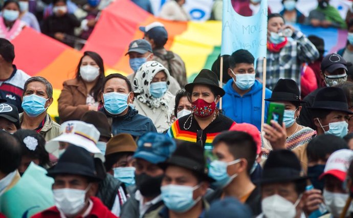 Una manifestación indígena por el precio del combustible en Latacunga, Ecuador