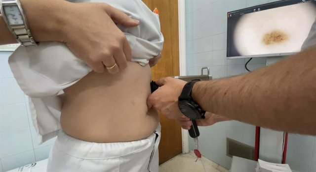 Consulta en la unidad de Dermatología.