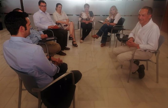 García Egea (Cs) en su reunión con el sector del transporte escolar