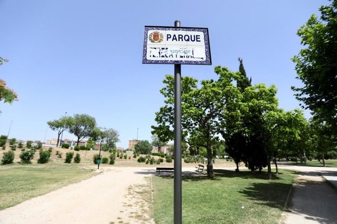 Vandalizan las señales cerámicas del parque Teresa Perales