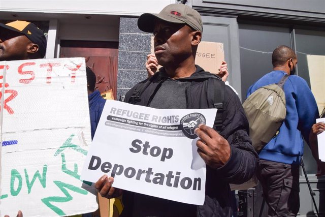 Una manifestación en contra de las deportaciones a Ruanda