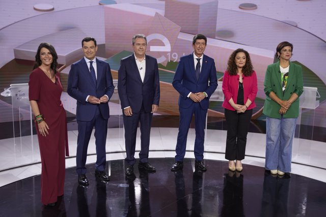 Detalle del plató con los seis candidatos previo al debate en RTVA entre los candidatos a la Presidencia de la Junta de Andalucía a 13 de junio del 2022 en (Sevilla, Andalucía)