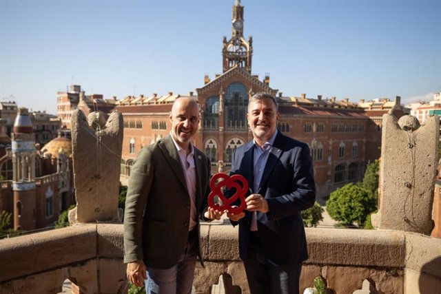 El president del Barcelona Health Hub, Cristian Pascual, i el primer tinent d'alcalde de Barcelona, Jaume Collboni