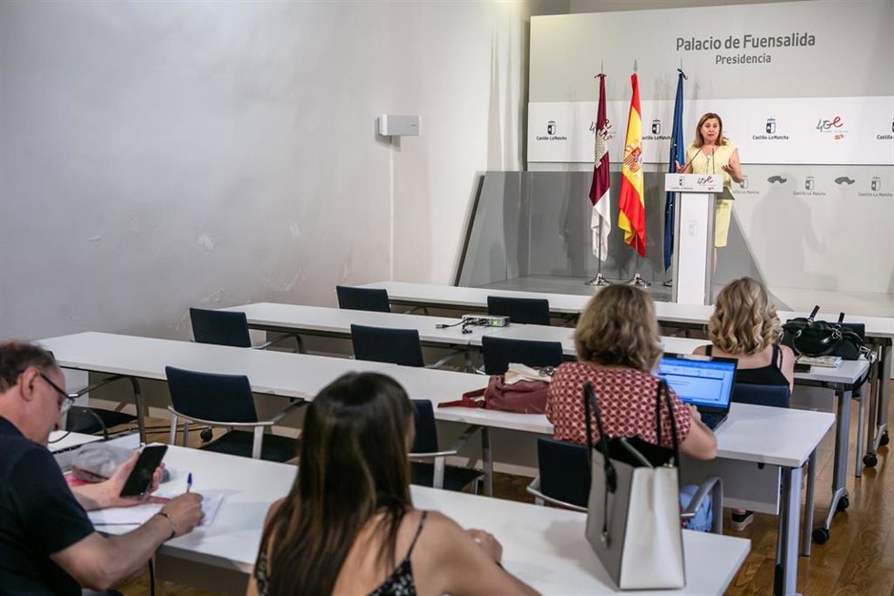 Rosa Ana Rodríguez informa en rueda de prensa