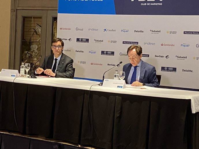 Salvador Illa en el Foro de la Asociación de Directivos y Ejecutivos de Aragón (AEDA)