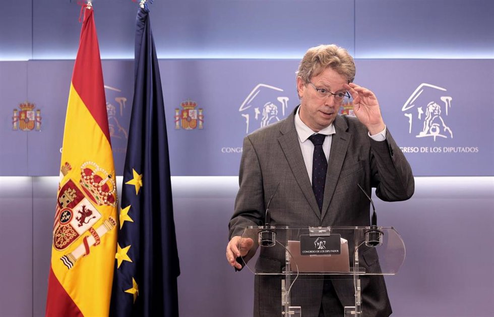 El portavoz del PDeCAT en el Congreso, Ferran Bel, en una rueda de prensa en el Congreso.