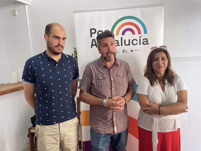 Los candidatos de la coalición Por Andalucía por Cadiz, Pedro Pablo Santamaría y María Paz Peña.