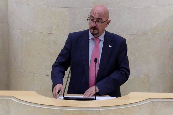 El portavoz de Sanidad del grupo popular en el Parlamento de Cantabria, César Pascual