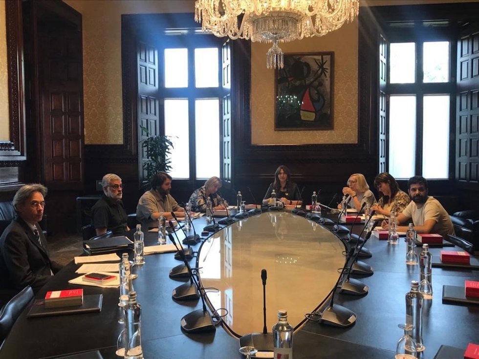 Reunión de la Mesa del Parlament con el letrado mayor, Miquel Palomares.