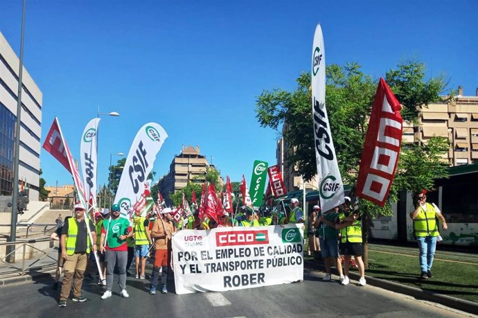 Manifestación de la plantilla de Rober en la primera jornada de paro total, el pasado viernes