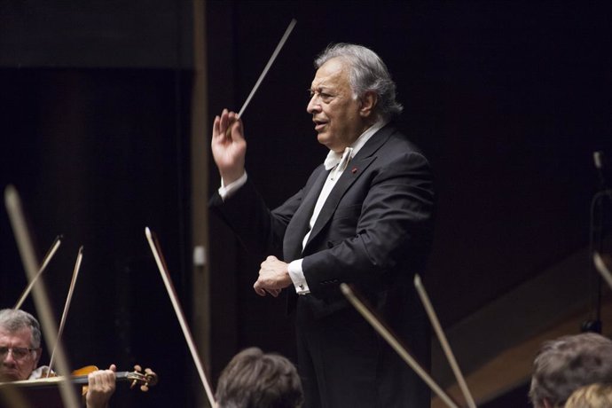 Archivo - Firenze, Settembre 2014. Il Maestro Zubin Mehta dirige l'Orchestra del Maggio Musicale Fiorentino all'Opera di Firenze.Florence, September 2014. The Maestro Zubin Mehta conducts the Orchestra del Maggio Musicale Fiorentino in Florence Opera Th