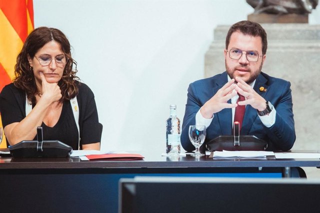 La consellera de Presidència, Laura Vilagrà, i el president de la Generalitat, Pere Aragonès