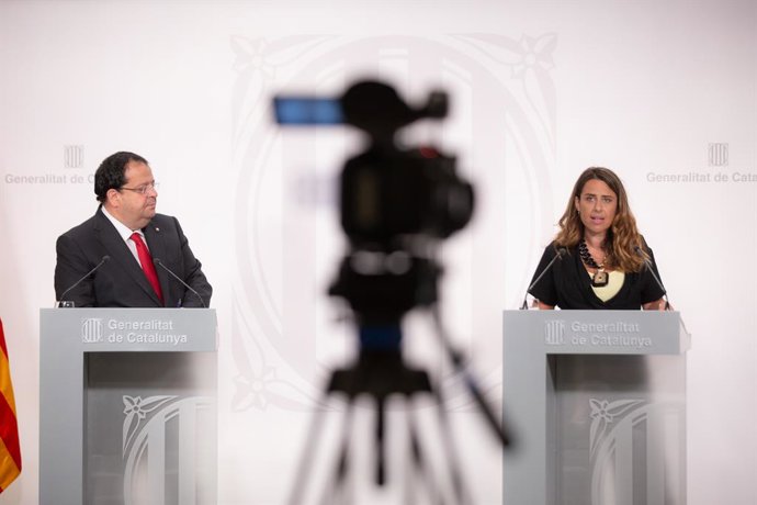 El conseller d'Interior de la Generalitat, Joan Ignasi Elena, i la portaveu del Govern, Patrícia Plaja