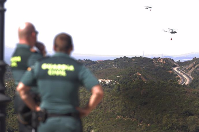 Medios aéreos en la zona del incendio estabilizado en Pujerra en labores de refresco a 10 de junio del 2022 en Pujerra (Málaga, Andalucía)