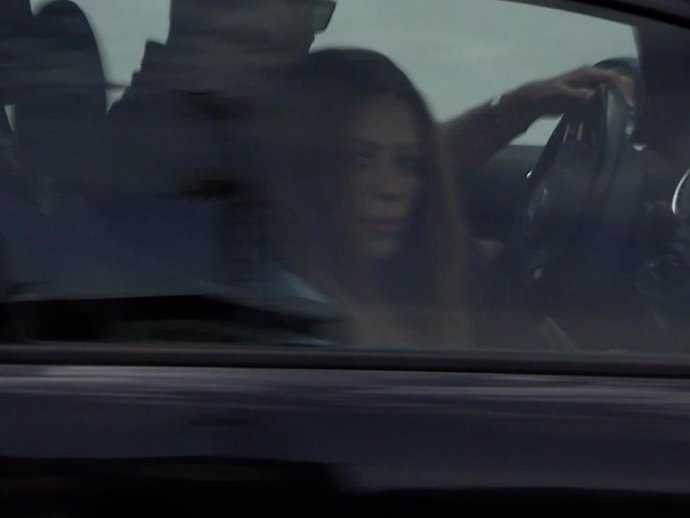 Shakira entra en casa junto a su hermano Tonino y sus hijos Milan y Sasha