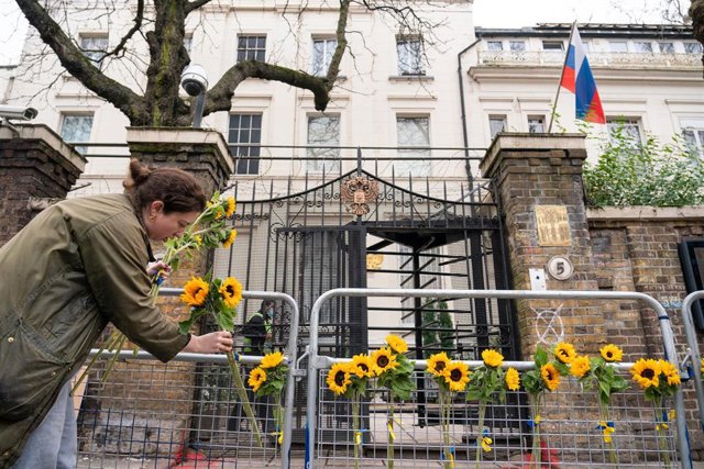 Archivo - Embajada de Rusia en Reino Unido